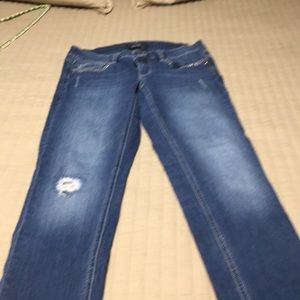 White House Black Market 6 Regular slim jeans